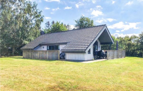3 Bedroom Lovely Home In Glesborg Bønnerup Strand